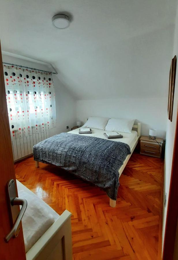 Filip Hotel Korenica Exterior photo